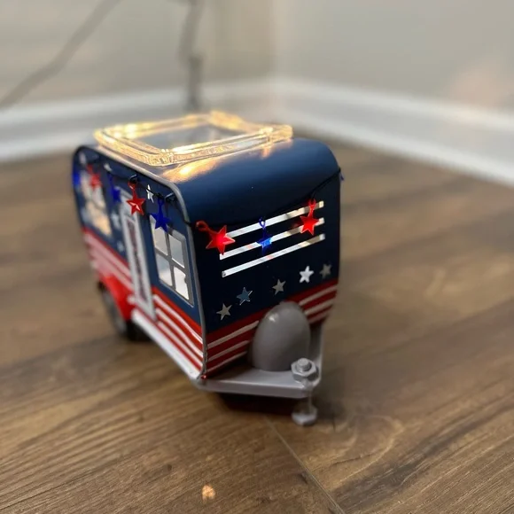 Land of Liberty Scentsy Warmer - Picture 10 of 10